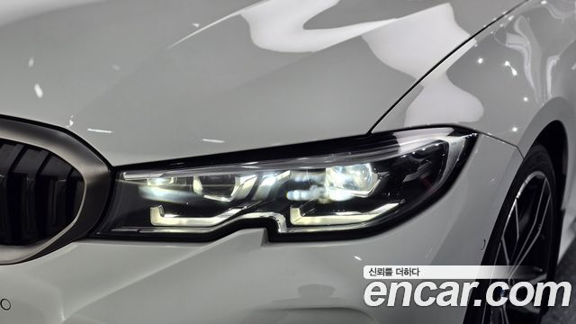 BMW 3-Series 2021 — photo 8