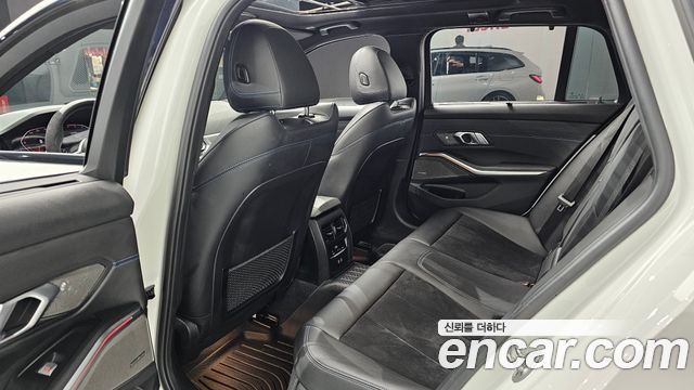 BMW 3-Series 2021 — photo 16