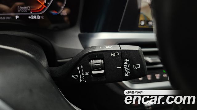 BMW 3-Series 2021 — photo 28
