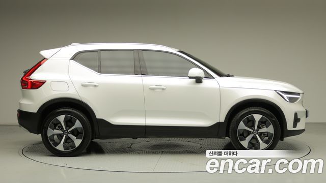Volvo XC40 2025 — photo 3