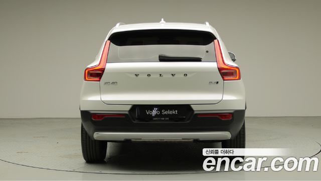 Volvo XC40 2025 — photo 5