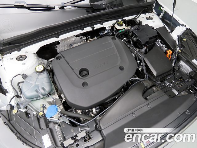 Volvo XC40 2025 — photo 7