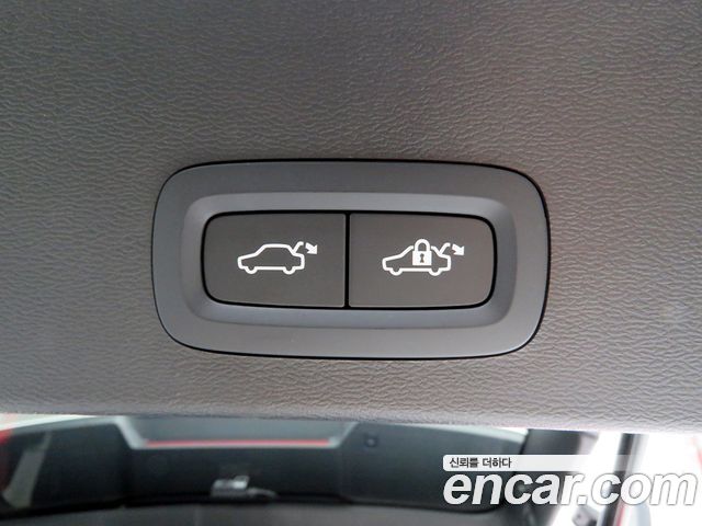 Volvo XC40 2025 — photo 19