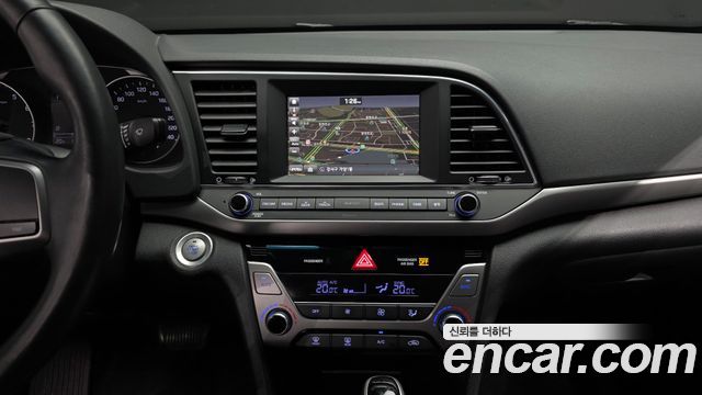 Hyundai AVANTE 2016 — photo 20