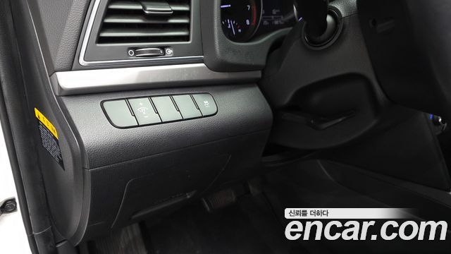 Hyundai AVANTE 2016 — photo 23