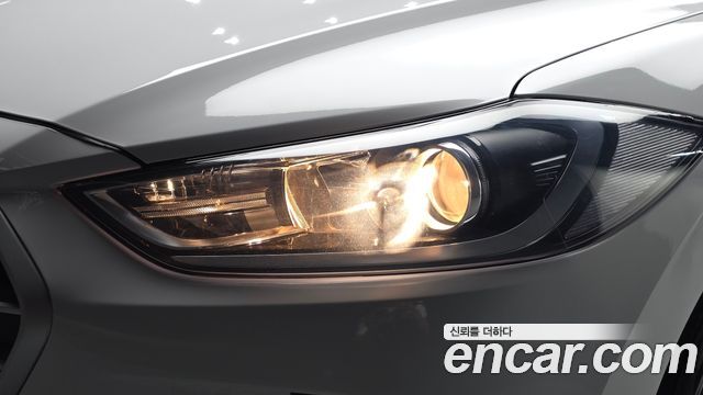 Hyundai AVANTE 2016 — photo 8