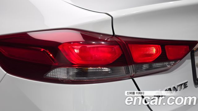 Hyundai AVANTE 2016 — photo 9