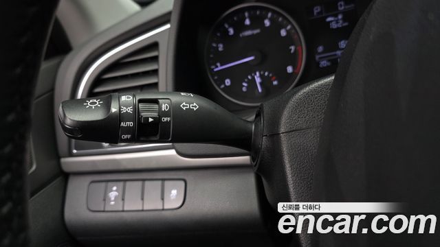 Hyundai AVANTE 2016 — photo 27