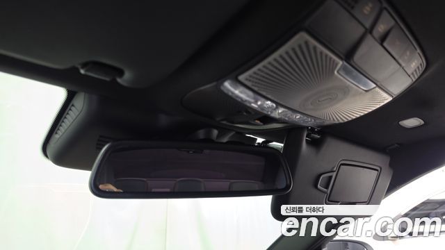 Mercedes-Benz C-Class 2017 — photo 19