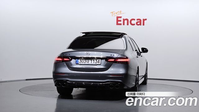 Mercedes-Benz E-Class 2023 — photo 4
