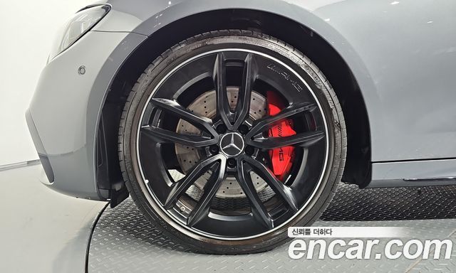 Mercedes-Benz E-Class 2023 — photo 5