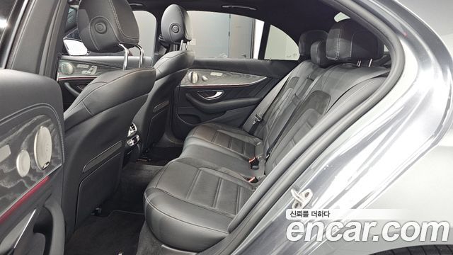 Mercedes-Benz E-Class 2023 — photo 18