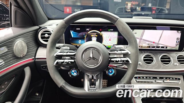 Mercedes-Benz E-Class 2023 — photo 19