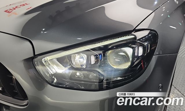 Mercedes-Benz E-Class 2023 — photo 8