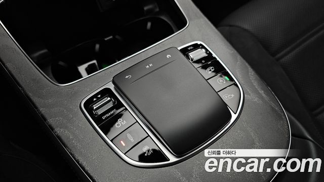 Mercedes-Benz E-Class 2023 — photo 32