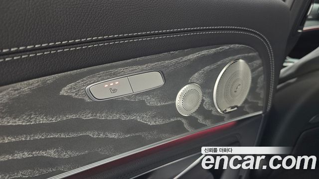 Mercedes-Benz E-Class 2023 — photo 34