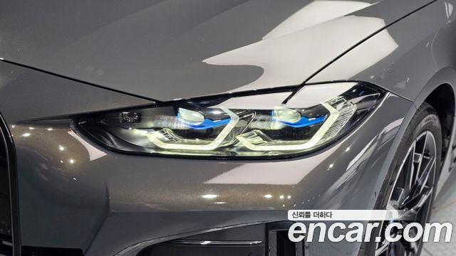 BMW i4 2024 — photo 8