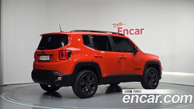Jeep Renegade 2021 — photo 2