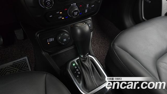 Jeep Renegade 2021 — photo 12