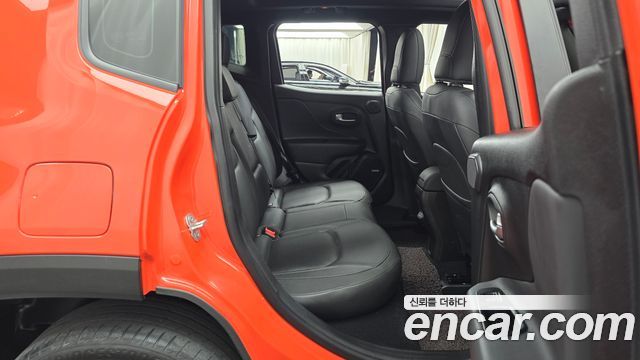 Jeep Renegade 2021 — photo 17