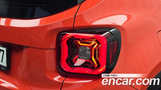 Jeep Renegade 2021 — photo 9