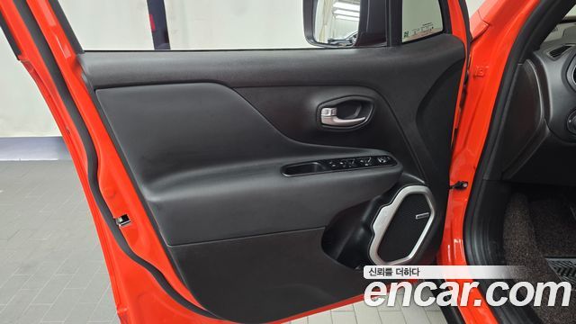 Jeep Renegade 2021 — photo 14