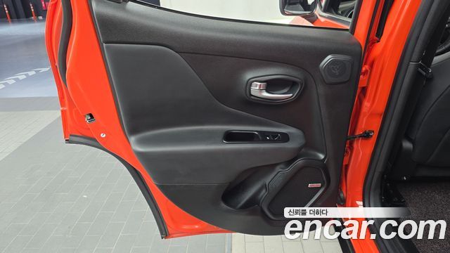 Jeep Renegade 2021 — photo 15