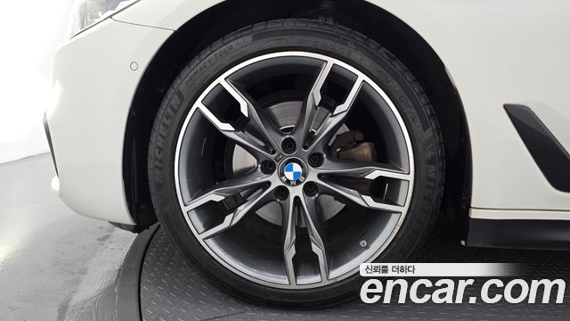 BMW 5-Series 2017 — photo 5
