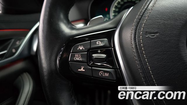 BMW 5-Series 2017 — photo 15