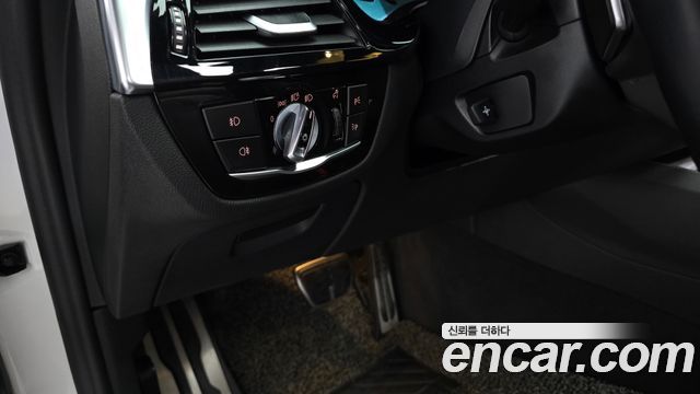 BMW 5-Series 2017 — photo 20