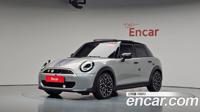 Mini Cooper 2025 — photo 37