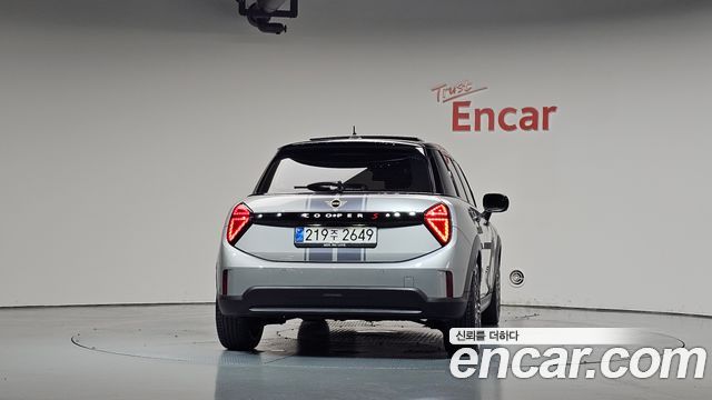 Mini Cooper 2025 — photo 4