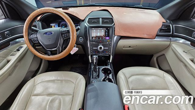 Ford Explorer 2018 — photo 10