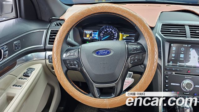 Ford Explorer 2018 — photo 19