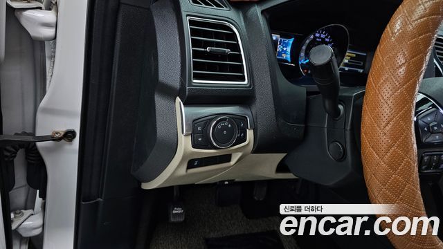 Ford Explorer 2018 — photo 22