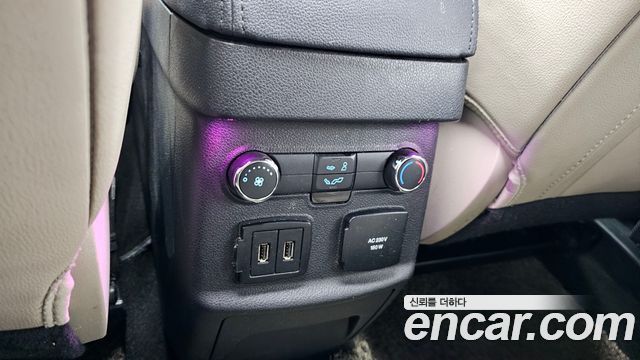 Ford Explorer 2018 — photo 23