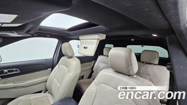 Ford Explorer 2018 — photo 25