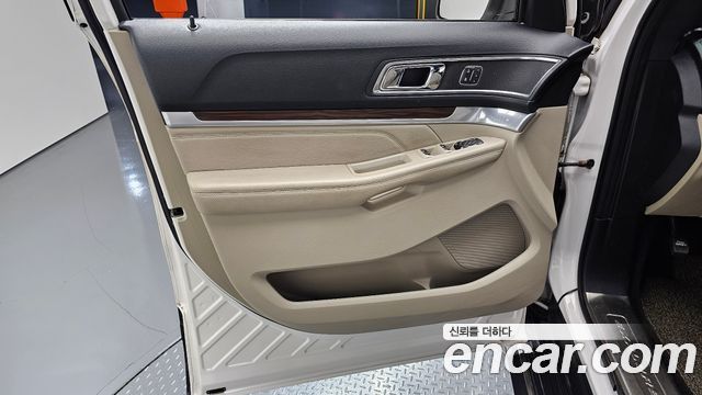 Ford Explorer 2018 — photo 14