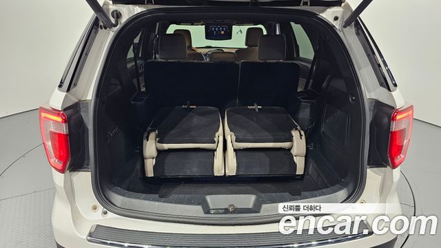 Ford Explorer 2018 — photo 31