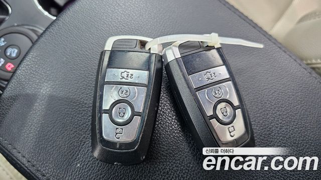 Ford Explorer 2018 — photo 32