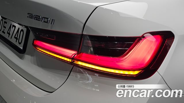BMW 3-Series 2024 — photo 9