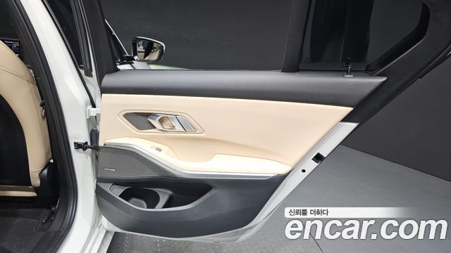 BMW 3-Series 2024 — photo 15