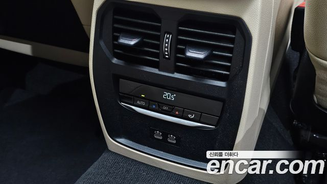 BMW 3-Series 2024 — photo 29