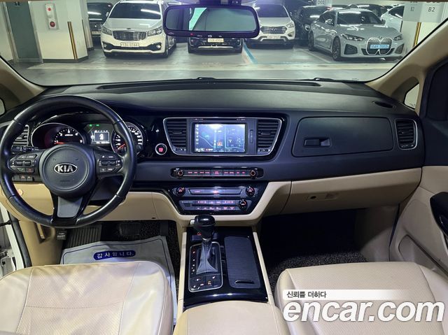 Kia Canival 2015 — photo 5