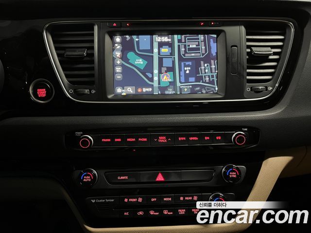 Kia Canival 2015 — photo 9