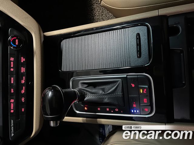 Kia Canival 2015 — photo 11