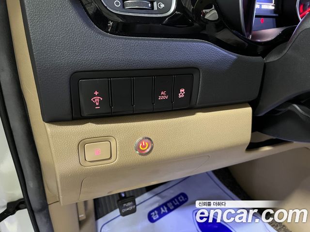 Kia Canival 2015 — photo 12