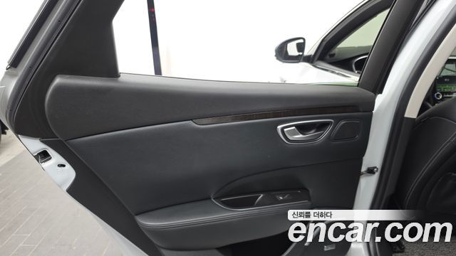 Renault Korea SM6 2017 — photo 15