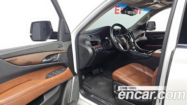 Cadillac Escalade 2019 — photo 10