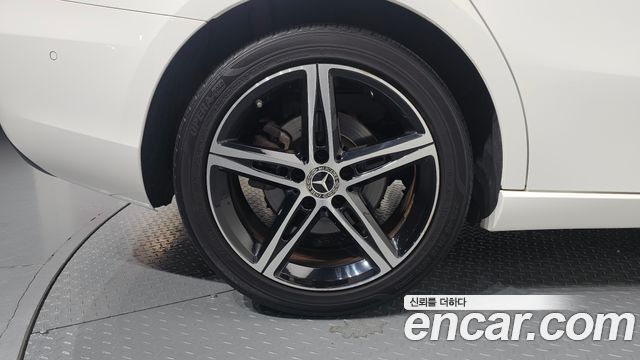 Mercedes-Benz A-Class 2020 — photo 5